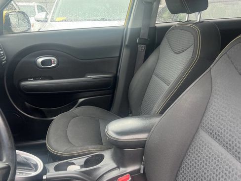 Used 2015 Kia Soul + image 13