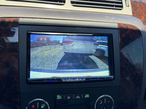 Used 2012 GMC Yukon XL Denali image 27