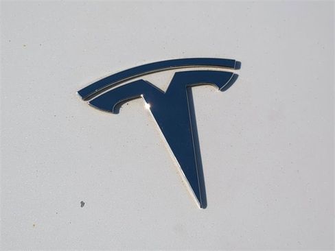 Used 2022 Tesla Model Y Performance image 13