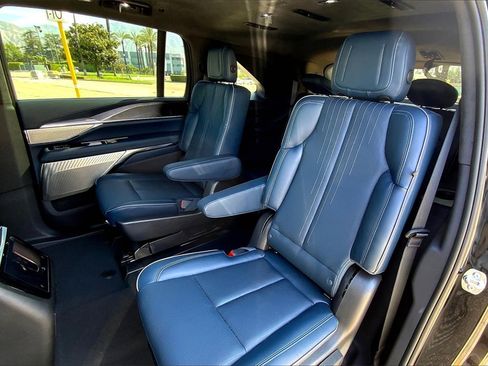 Used 2025 Cadillac Escalade IQ Luxury 2 image 27