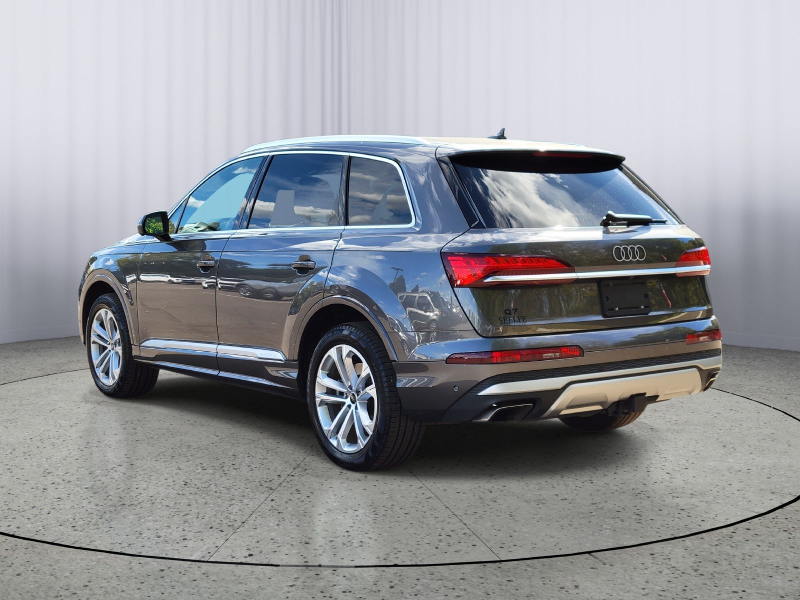 Used 2025 Audi Q7 2.0T Premium AWD/4WD image 4