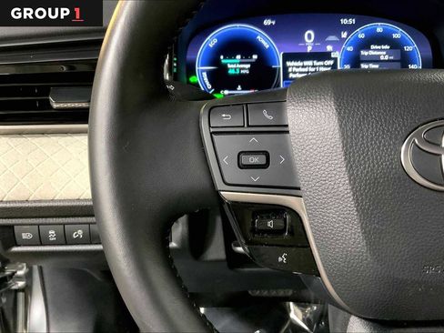 Used 2025 Toyota Camry XLE AWD/4WD image 24