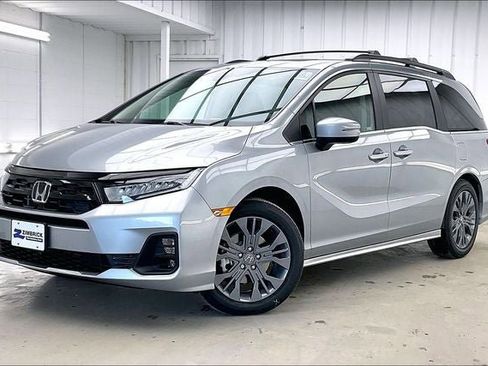New 2026 Honda Odyssey Touring image 2