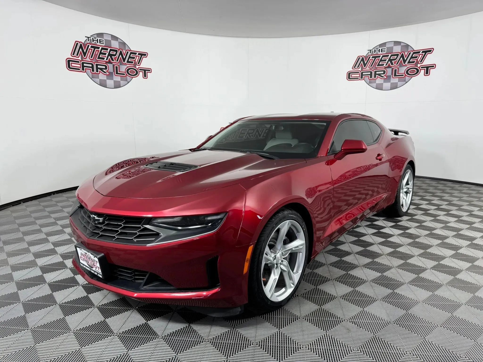Used 2023 Chevrolet Camaro LT RWD image 3