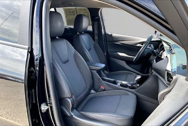 Used 2022 Buick Encore GX Select w/ Advanced Technology Package FWD image 7