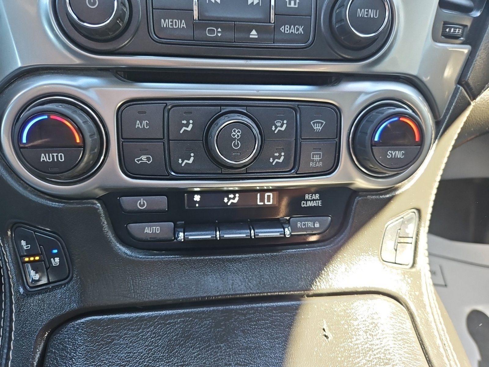 Used 2017 Chevrolet Suburban Premier AWD/4WD image 40