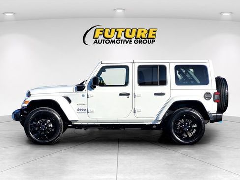 Used 2024 Jeep Wrangler Unlimited Sahara AWD/4WD image 7