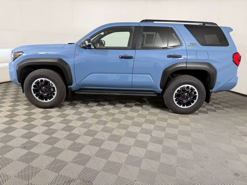 Used 2025 Toyota 4Runner TRD Off-Road AWD/4WD image 2