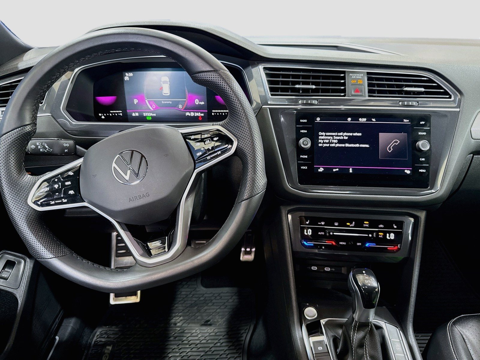 Used 2022 Volkswagen Tiguan SE R-Line FWD image 11