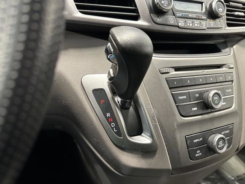 Used 2014 Honda Odyssey LX image 19