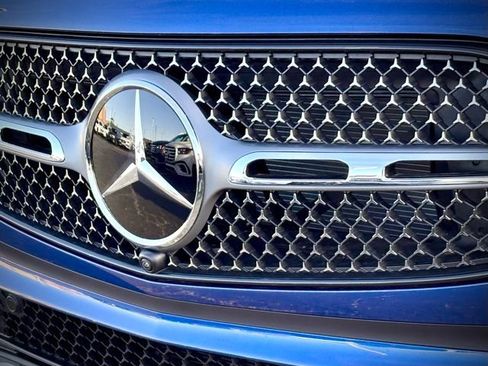 New 2025 Mercedes-Benz GLC 350e 4MATIC image 3