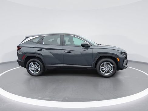 New 2026 Hyundai Tucson SE image 9