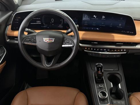 Used 2024 Cadillac XT4 Premium Luxury FWD image 12
