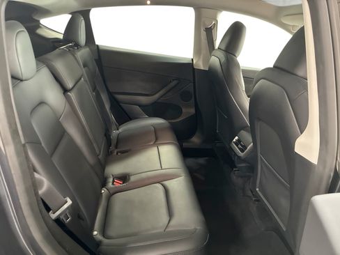 Certified 2023 Tesla Model Y Long Range AWD/4WD image 11