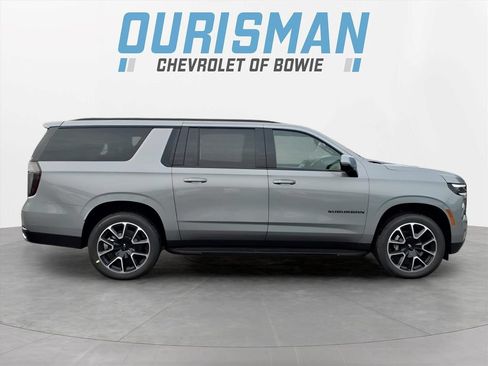 New 2026 Chevrolet Suburban RST w/ Advanced Technology Package AWD/4WD image 2