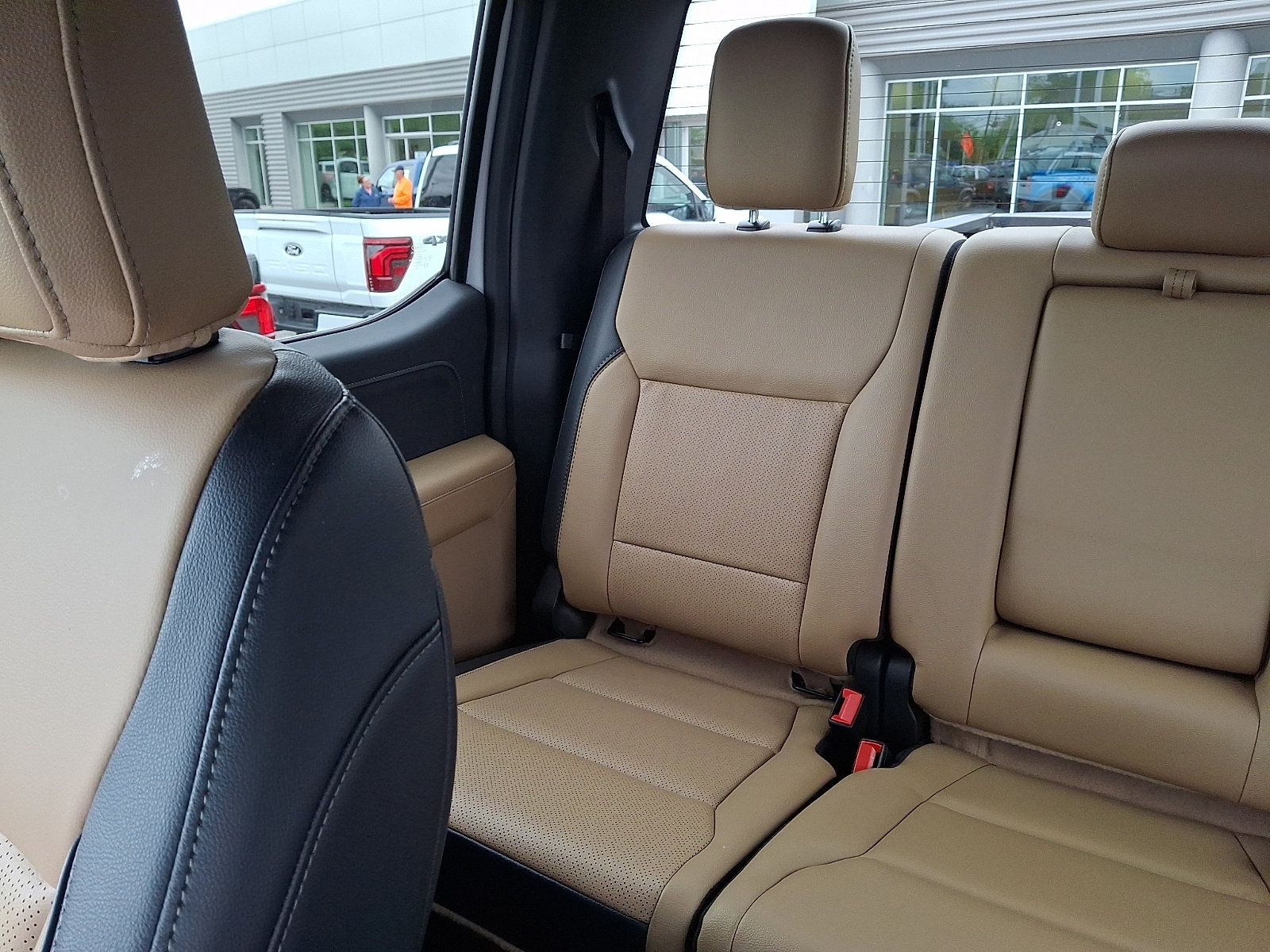 Used 2026 Ford F250 Lariat w/ FX4 Off-Road Package AWD/4WD image 17