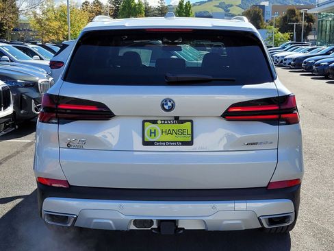 New 2026 BMW X5 xDrive50e w/ Premium Package AWD/4WD image 7
