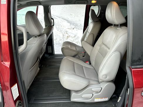 Used 2018 Toyota Sienna Limited Premium image 9