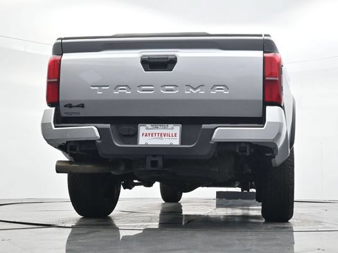 Used 2024 Toyota Tacoma TRD Off-Road AWD/4WD image 36