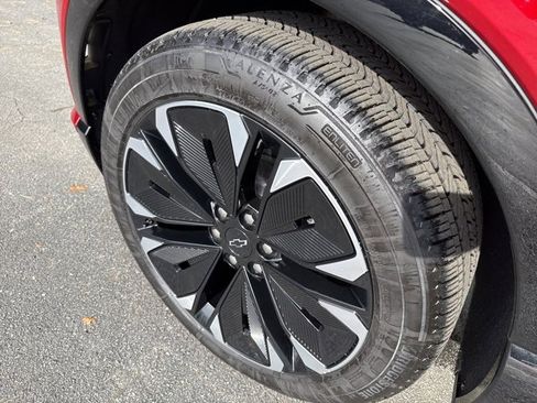 Used 2024 Chevrolet Blazer EV RS image 33