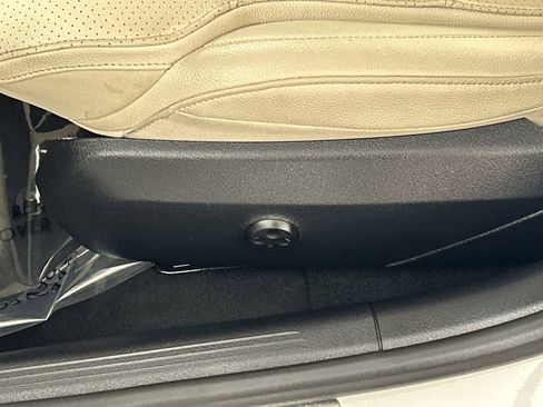 Used 2025 Mercedes-Benz C 300 4MATIC Sedan image 19