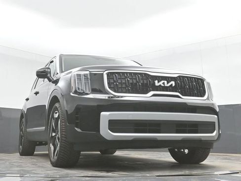 Used 2024 Kia Telluride EX w/ EX Captain's Chair Package AWD/4WD image 45