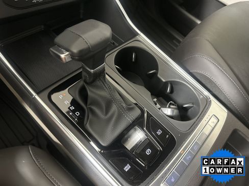 Used 2026 Kia Carnival EX image 18