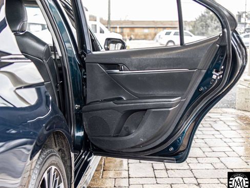 Used 2018 Toyota Camry SE image 33