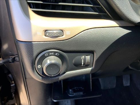 Used 2016 Jeep Cherokee Sport AWD/4WD image 33