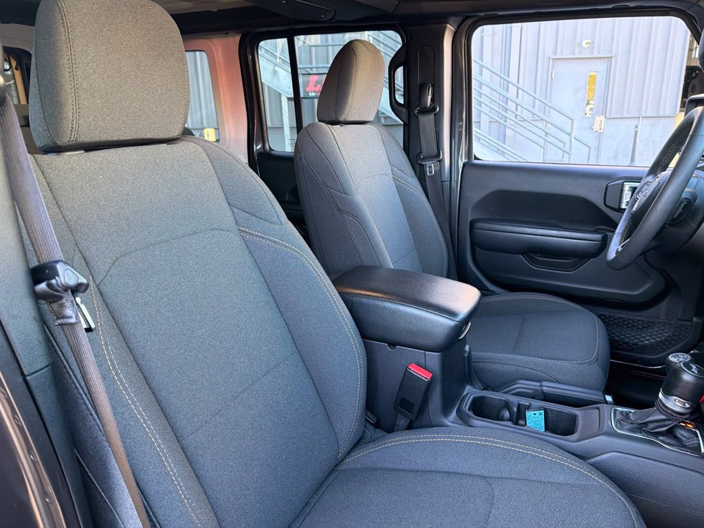 Used 2024 Jeep Wrangler Unlimited w/ Convenience Group AWD/4WD image 39