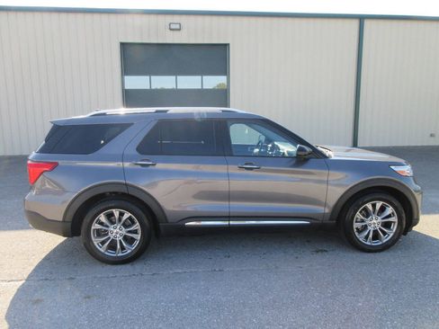 Used 2022 Ford Explorer Limited RWD image 7