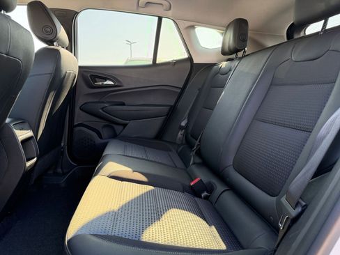 Used 2025 Chevrolet Trax LT image 23