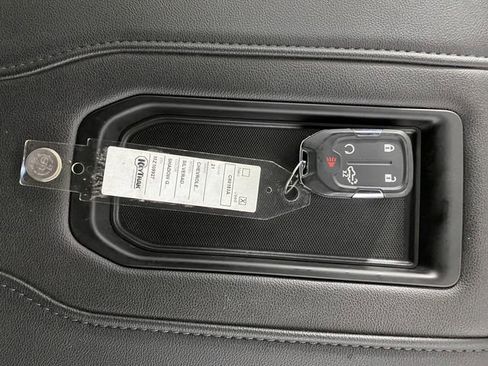 Certified 2021 Chevrolet Silverado 1500 LTZ image 30