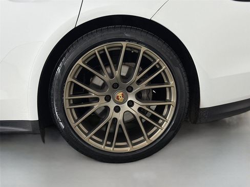 Certified 2023 Porsche Panamera Platinum Edition w/ Sport Chrono Package RWD image 12