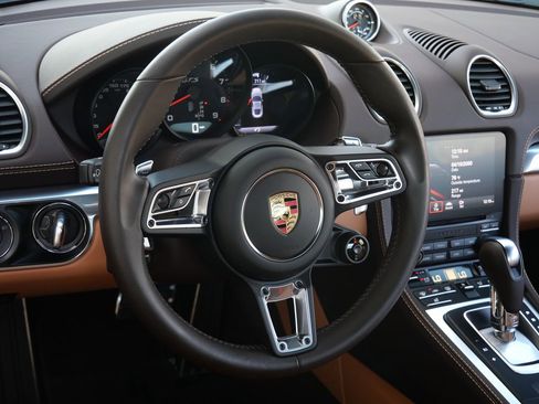 Used 2024 Porsche 718 Cayman GTS image 13