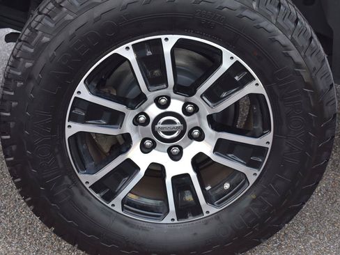 Used 2021 Nissan Titan SV w/ SV Convenience Package AWD/4WD image 15