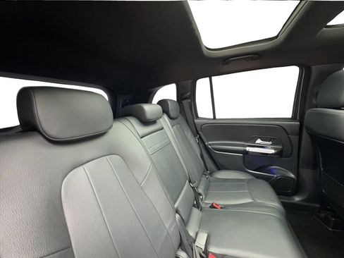 Used 2022 Mercedes-Benz GLB 250 image 26