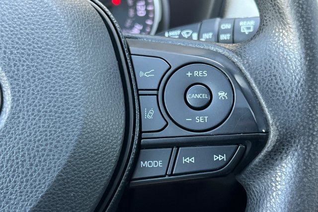 Used 2019 Toyota RAV4 XLE w/ Convenience Package FWD image 28