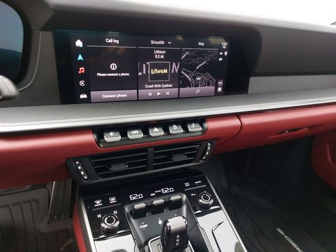 Used 2025 Porsche 911 Carrera T image 18