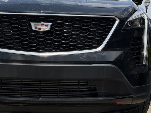 Used 2022 Cadillac XT4 Sport w/ Enhanced Visibility Package FWD image 9