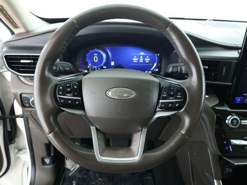 Used 2022 Ford Explorer Platinum w/ Equipment Group 601A image 11