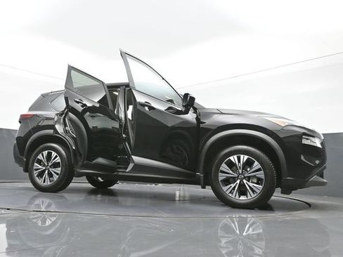 Used 2023 Nissan Rogue SV image 49