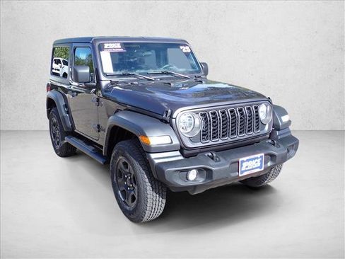 Used 2025 Jeep Wrangler Sport AWD/4WD image 6