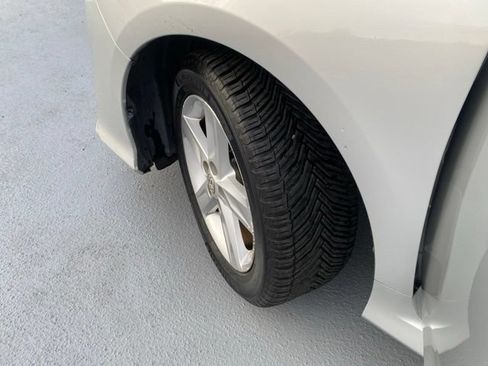 Used 2014 Toyota Camry SE FWD image 20