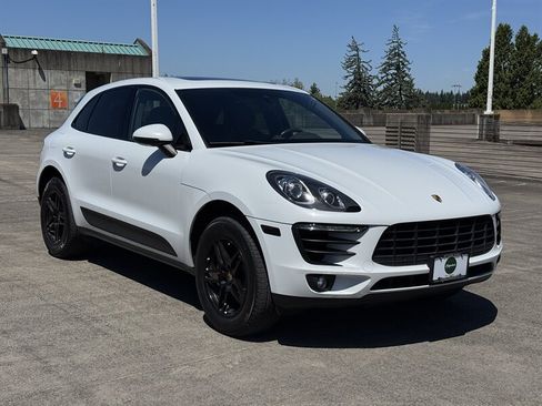 Used 2017 Porsche Macan AWD/4WD image 7