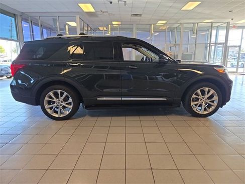 Used 2022 Ford Explorer Platinum w/ Equipment Group 601A image 9