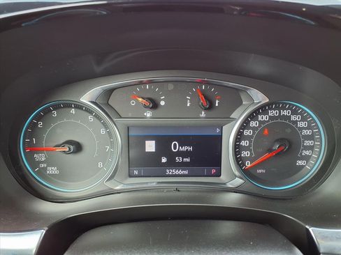 Used 2023 Chevrolet Traverse RS image 37