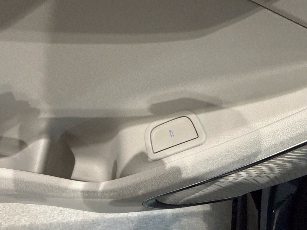 Used 2024 GMC Acadia Denali w/ LPO, Floor Liner Package AWD/4WD image 25