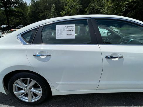 Used 2015 Nissan Altima 2.5 SL w/ Technology Package FWD image 10