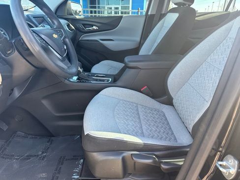 Used 2023 Chevrolet Equinox LS image 10